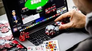 মোবাইলে বাংলাদেশ স্লটস গাইড দেখার দৃশ্য